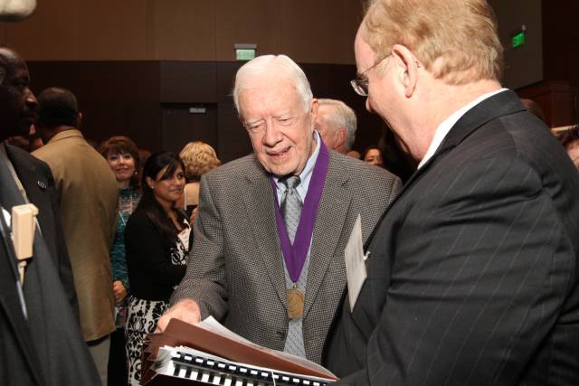 Jimmy Carter recevied the Hero Award in 2012 from the CDC Foundation.